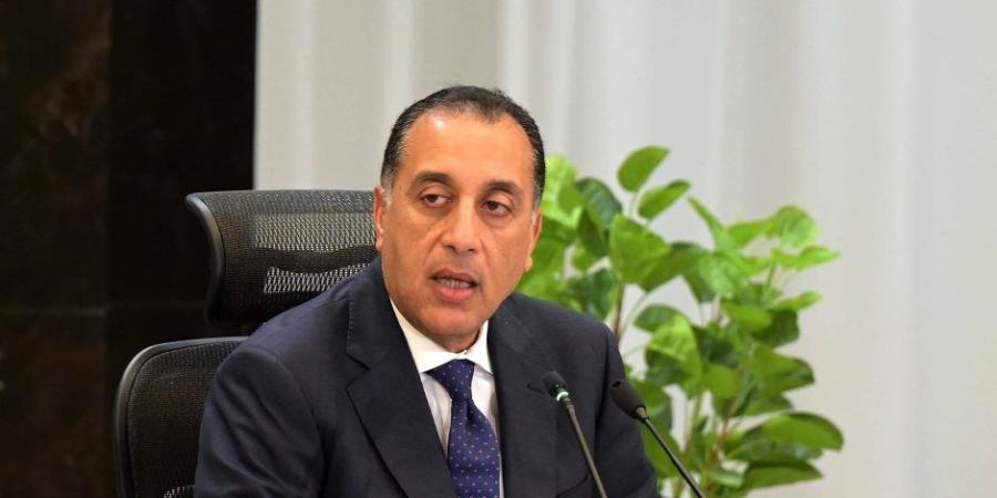 مصطفى مدبولي يكلف بتشكيل لجنة فنية لفحص حادث الواحات وسرعة صرف تعويضات - عرب فايف