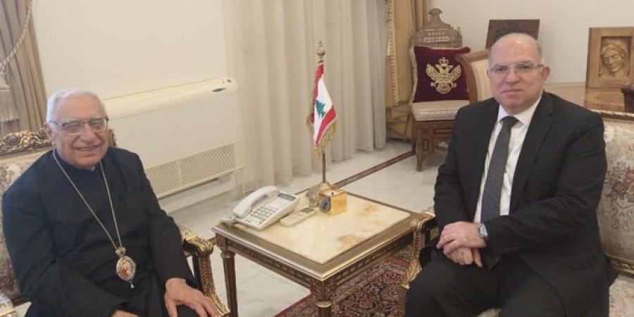 العبسي التقى حيدر: للمحافظة على حقوق العمال ورفع مستواهم المعيشي - عرب فايف