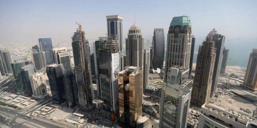الأرصاد الجوية القطرية: سحب على الساحل وغبار عالق في عرض البحر الليلة - عرب فايف