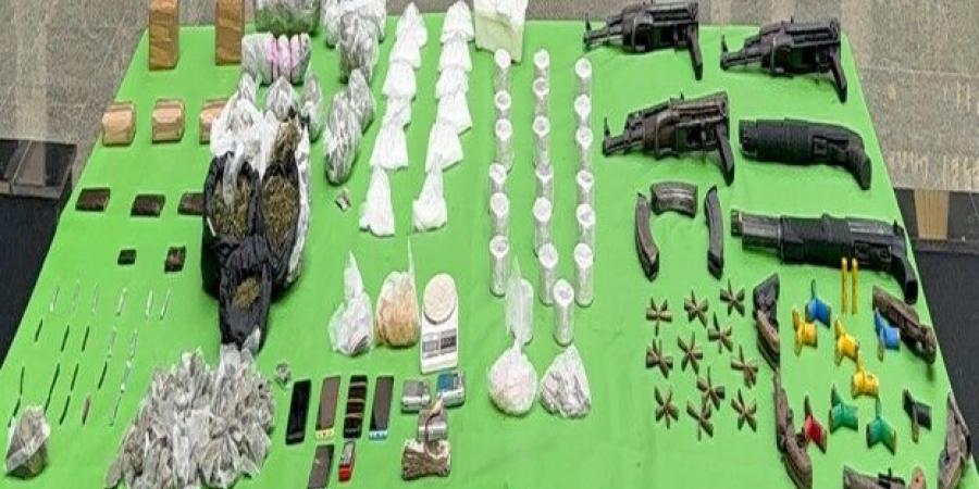 الداخلية المصرية: مقتل 7 أفراد بعصابة لتوزيع المخدرات خلال مداهمة أمنية في القليوبية - عرب فايف