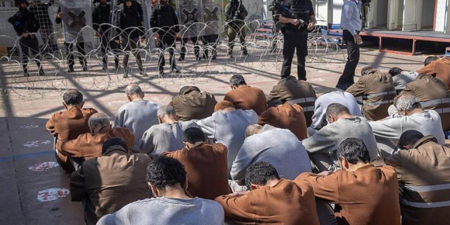 "دراسات الأسرى": الاحتلال يصفي قادة الأسرى لمنع شمولهم في صفقات تبادل #عاجل - عرب فايف
