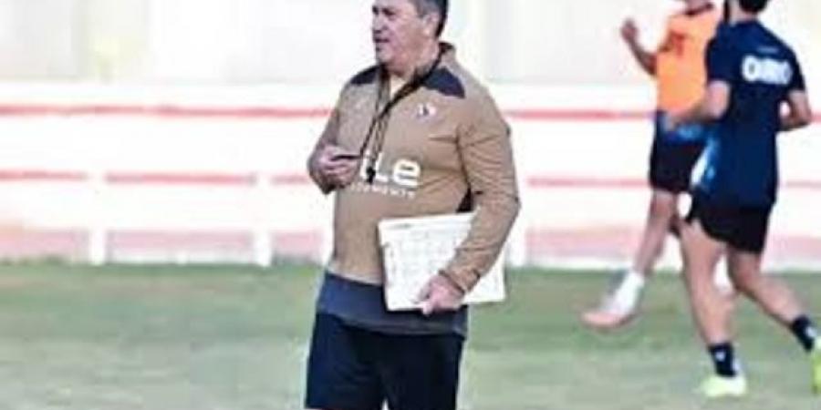 كواليس اجتماع بيسيرو مع لاعبي الزمالك قبل مواجهة البنك الأهلي - عرب فايف