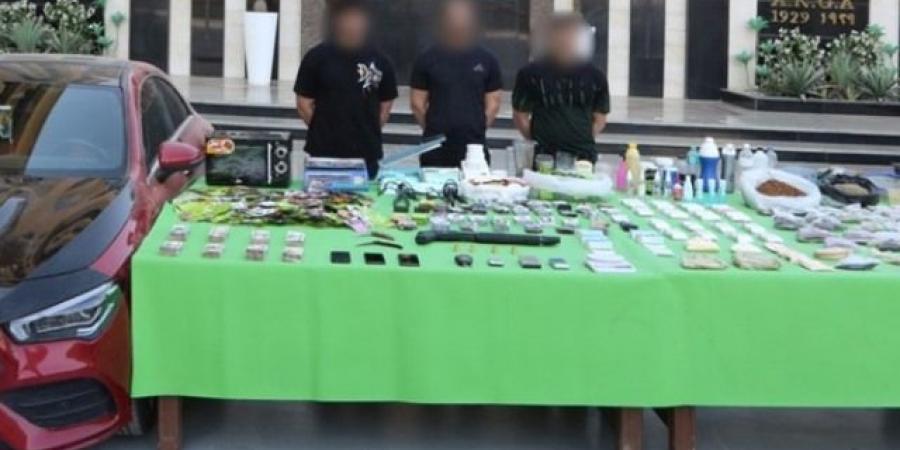 سقوط عصابة بحوزتها " كوكتيل مخدرات" بـ20 مليون جنية بالقاهرة - عرب فايف