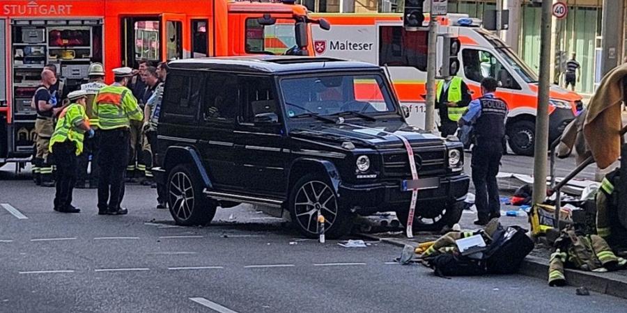 صور| سيارة تصدم حشدًا في ألمانيا.. مصرع امرأة وإصابة 7 أشخاص - عرب فايف