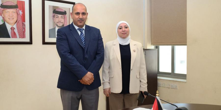 الخرابشة يؤدي اليمين القانونية أمام وزيرة النقل، مديرا عاما لهيئة تنظيم النقل البري - عرب فايف