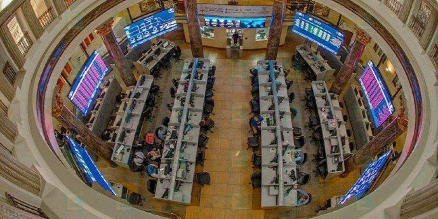 البورصة المصرية تتجاوز حاجز 32، 200 نقطة في التعاملات الصباحية بدعم من المشتريات المحلية - عرب فايف