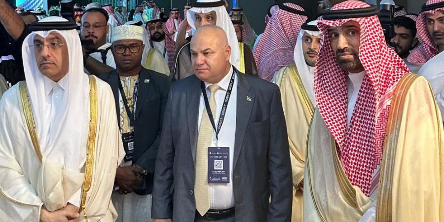 وزير العمل: الأردن يولي اهتماما بتعزيز معايير السلامة والصحة المهنية - عرب فايف