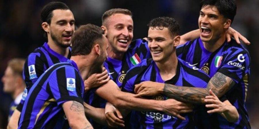 إنتر ميلان يعبر فيرونا ويتمسك بمطادرة نابولي في الدوري الإيطالي - عرب فايف