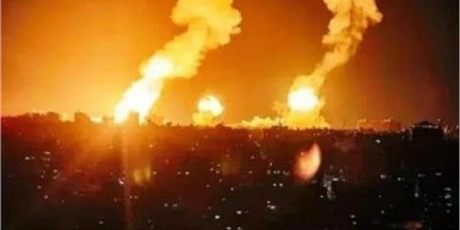 غارتان أمريكيتان على ميناء رأس عيسى النفطي بمديرية الصليف في الحديدة باليمن - عرب فايف