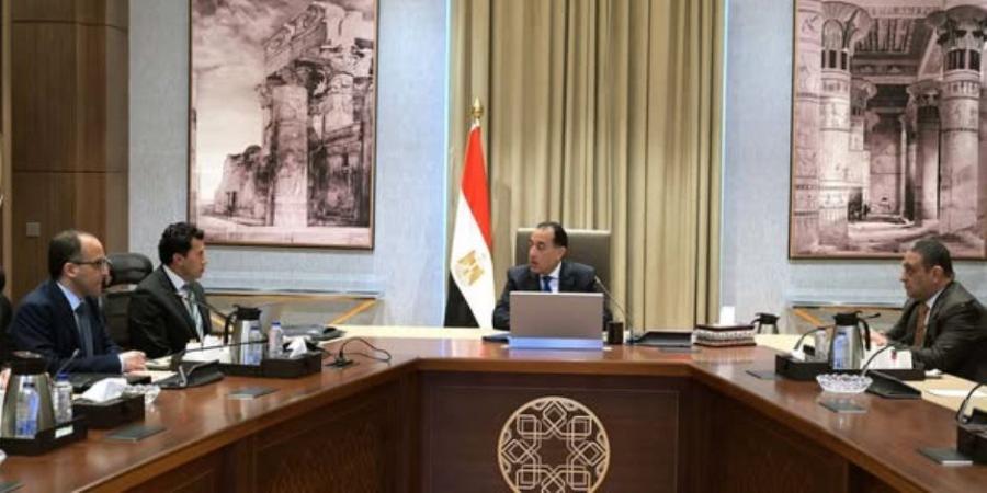 رئيس الوزراء يُكلف بالتنسيق بين المحافظين ومديري الأمن فى ملف مخالفات البناء - عرب فايف