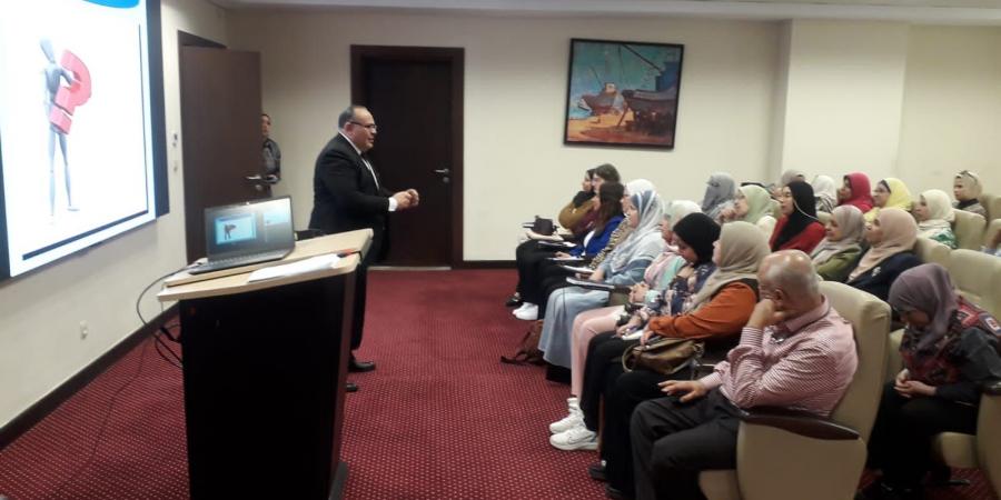 التضامن تنظم برنامجا تدريبيا للعاملين بالوزارة حول أخلاقيات العمل - عرب فايف