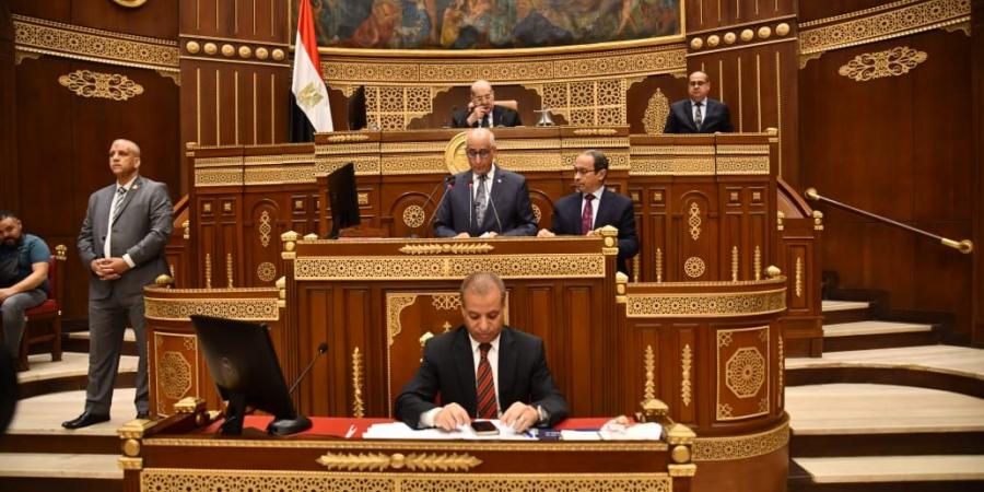 حسانين توفيق يعرص تقرير دراسة الأمن السيبرانى  أمام الشيوخ .. ويؤكد:«موضوع الساعة ويحتاج لتكاتف كل الجهات»..صور - عرب فايف