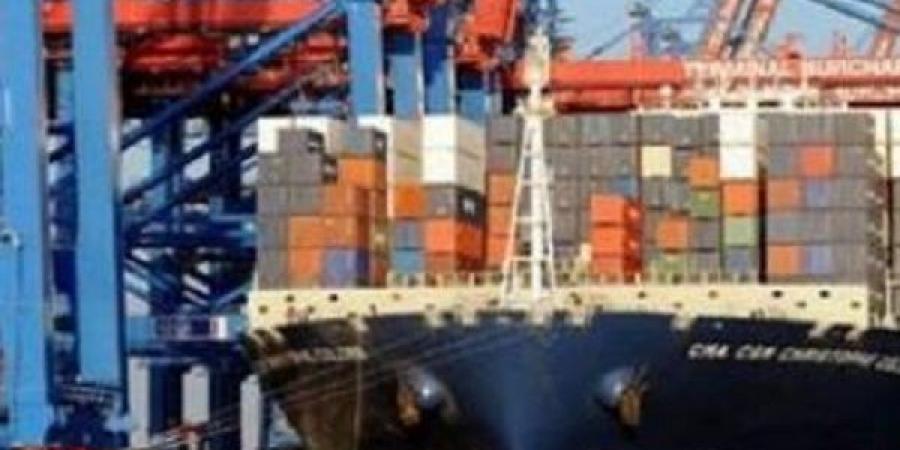 حرب الموانئ تشتعل.. والتجارة العالمية في مهب التعريفات الأمريكية - عرب فايف