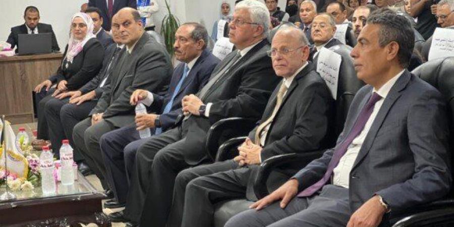 عاشور: مليون طالب يدرسون بالمعاهد العليا ودورها لا يقل أهمية عن الجامعات - عرب فايف