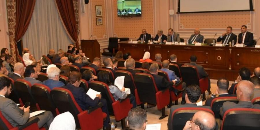 رئيس إسكان الشيوخ يطالب بإلغاء زيادة الإيجار القديم 20 ضعف.. وربط الزيادة السنوية بالعلاوة الدورية - عرب فايف