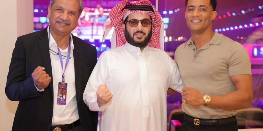محمد رمضان مع تركي آل الشيخ في الرياض.. هي سيجمعهما عمل فني جديد؟ - عرب فايف