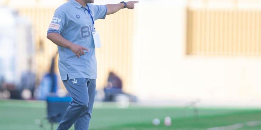 الكشف عن الطاقم الفني لـ محمد الشلهوب الذي يقود الهلال فنياً أمام الرائد - عرب فايف
