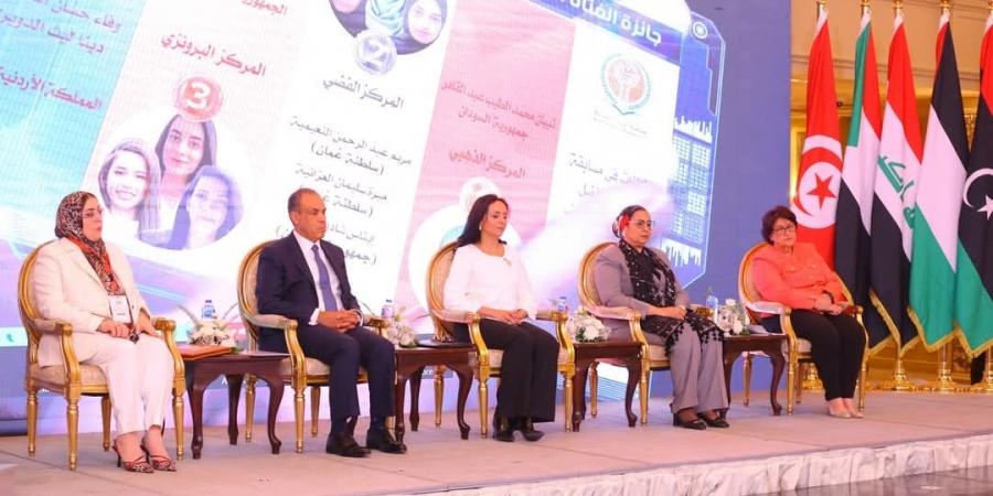 وزيرة التضامن الاجتماعي: نسعي لترسيخ مبادئ حماية النساء في الفضاء الرقمي - عرب فايف