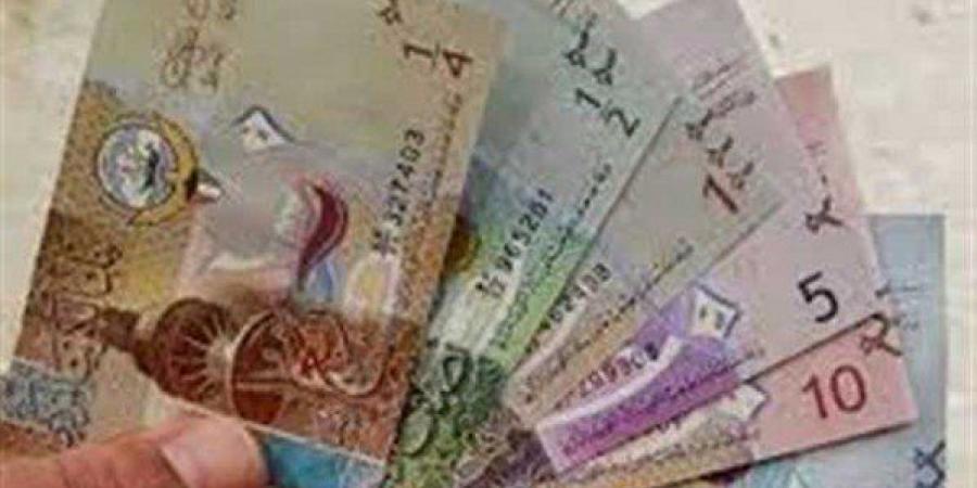 الدينار الكويتى يستقر فى البنوك المصرية منتصف تعاملات اليوم - عرب فايف