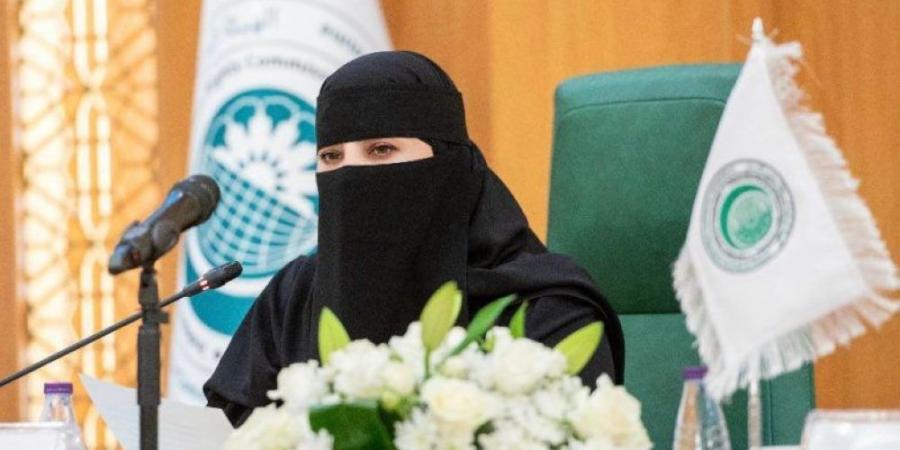البروفيسورة نورة الرشود تتقلد ميدالية اليوبيل لحقوق الإنسان من رئيس أذربيجان - عرب فايف