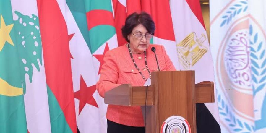 فاديا كيوان: العصر التكنولوجي يعتبر اليوم سمة هذه الحقبة - عرب فايف