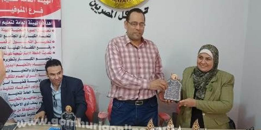 حماه الوطن وتعليم الكبار يطلقان مبادرة " وطن بلا أمية"  - عرب فايف