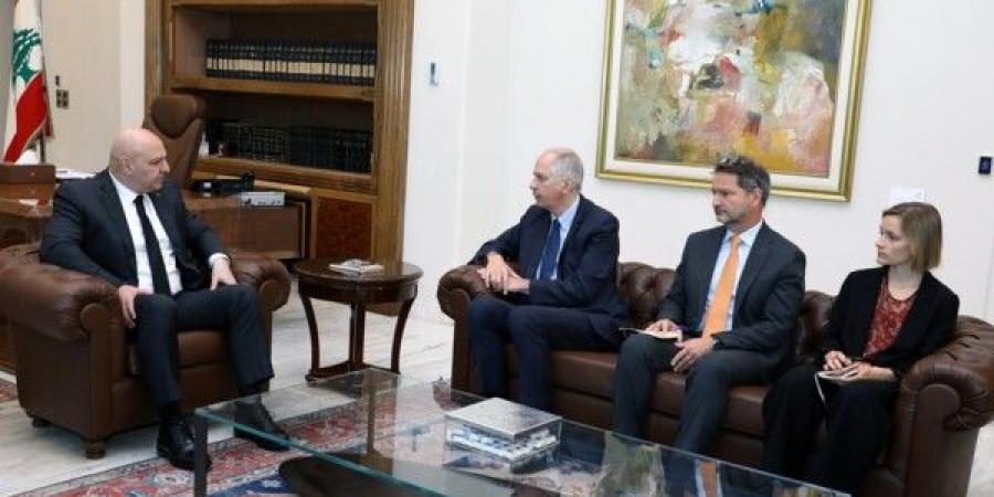عون تسلّم دعوتَين لحضور قمّة في نيس بشأن منطقة البحر المتوسط والقمّة العالمية الاجتماعية في الدوحة - عرب فايف