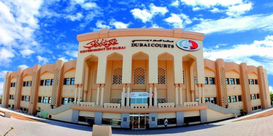 مدير يرفض نقل ملكية سيارة لموظفة سابقة.. والمحكمة تلزمه - عرب فايف