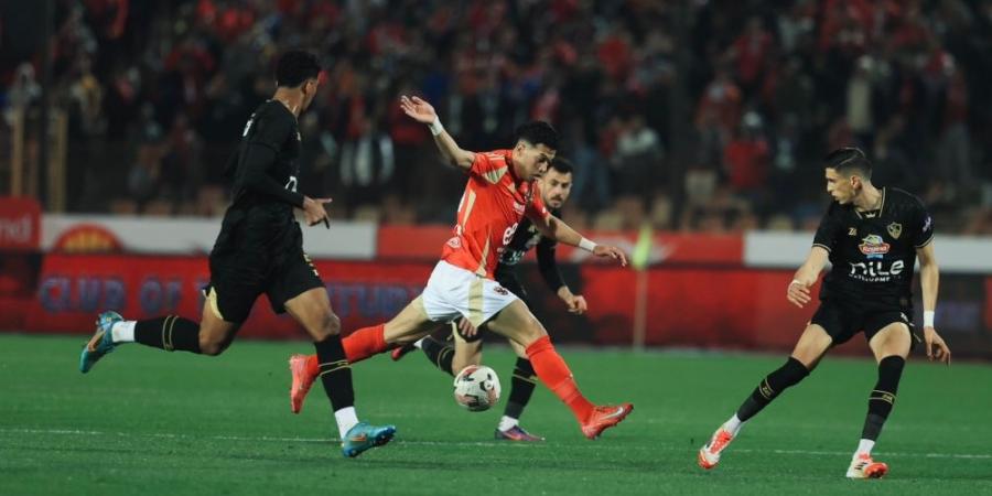 حرمان الأهلي المصري من جماهيره في مباراتين وإيقاف مدرب الزمالك  - عرب فايف