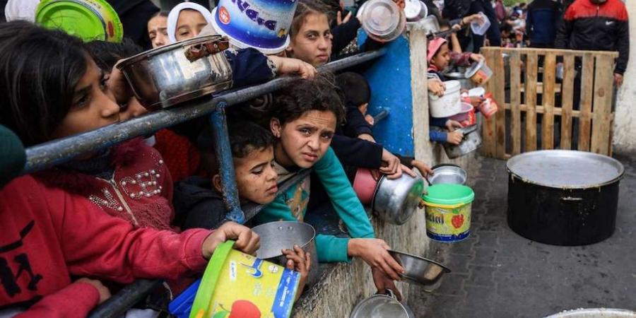 "الصحة العالمية" تندد: الاحتلال يمنع وصول المساعدات إلى أطفال غزة - عرب فايف
