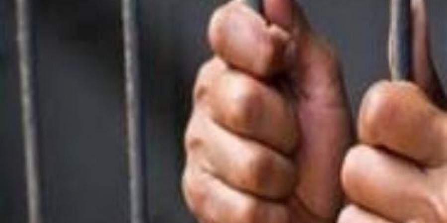 المؤبد وغرامة 100 ألف جنيه لطالب لإتجاره في المخدرات بالخصوص - عرب فايف