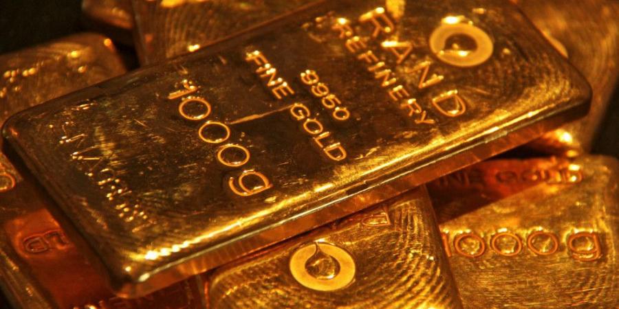 الذهب عالميا يسجل أعلى مستوى في أسبوعين بفضل الطلب على الملاذ الآمن - عرب فايف