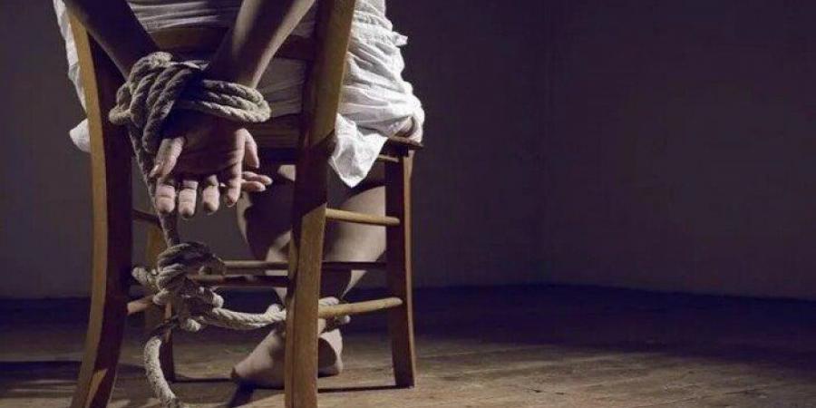 الداخلية تحرر شابين احتجزهما 3 أشخاص في القاهرة - عرب فايف