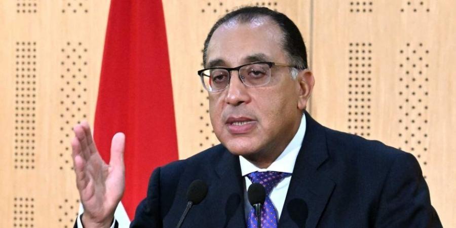 رئيس الوزراء للمواطنين بعد شكاوى البنزين: قولوا لنا المحطات اللى فيها مشكلة - عرب فايف