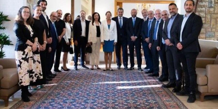السفارة الأميركية في لبنان تستضيف وفدا لبنانيا لقمة "SelectUSA"  للعام 2025 - عرب فايف