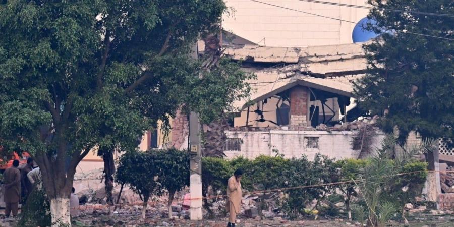 قصف متبادل: إسلام آباد تعلن إسقاط 5 طائرات.. ومقتل 26 باكستانياً بالضربات الهندية - عرب فايف