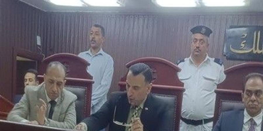 المؤبد لصاحب محل وطباخ وفكهاني لإتجارهم في المخدرات بالقليوبية - عرب فايف