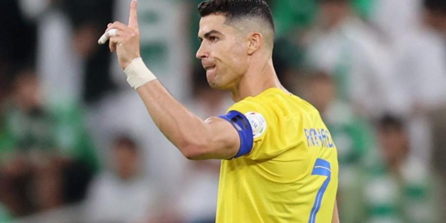 تصرف مثير من كريستيانو رونالدو مع لاعبي النصر بعد تسجيل الاتحاد التعادل.. ماذا فعل؟ ـ عاجل - عرب فايف