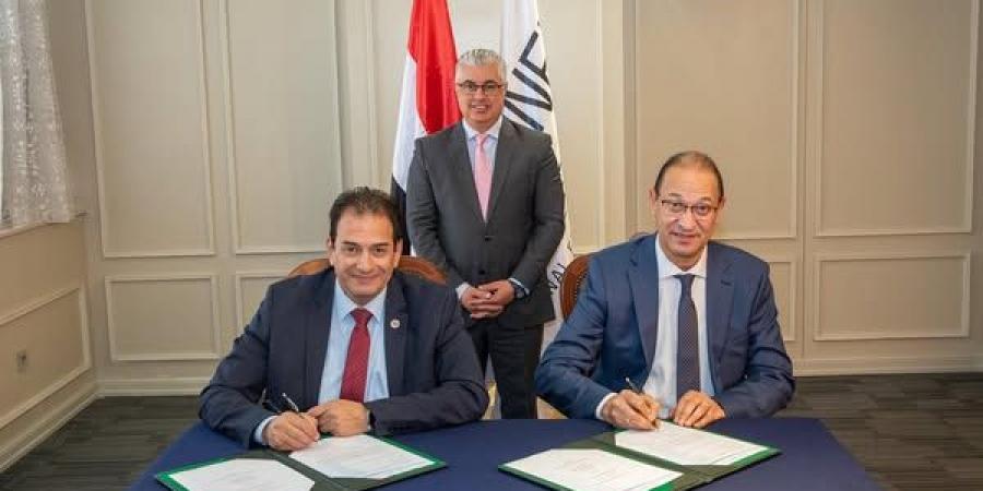 توقيع مشروع إنتاج مواد تعبئة وتغليف في قناة السويس - عرب فايف