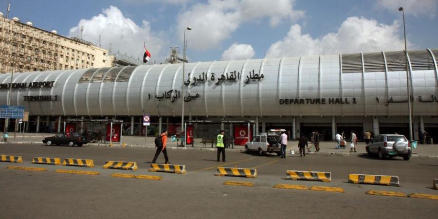 حقيقة ادعاء مواطن بوجود تجاوزات بالارتكاز الأمني بمدخل المطار - عرب فايف