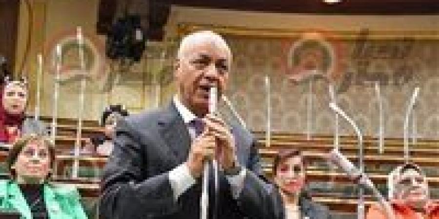 الحكومة تشحن الشارع ضد الدولة.. مصطفى بكري: مشروع قانون الإيجار القديم يهدد السلم الاجتماعي ويخلق صراعًا طبقيًا - عرب فايف