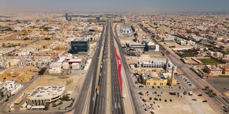 لتعزيز السلامة المرورية.. إطلاق "مواقف الطوارئ" على الطرق السريعة بالشرقية - عرب فايف