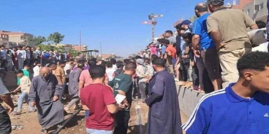 مصرع سيدة دهسا أسفل عجلات قطار بالشرقية - عرب فايف