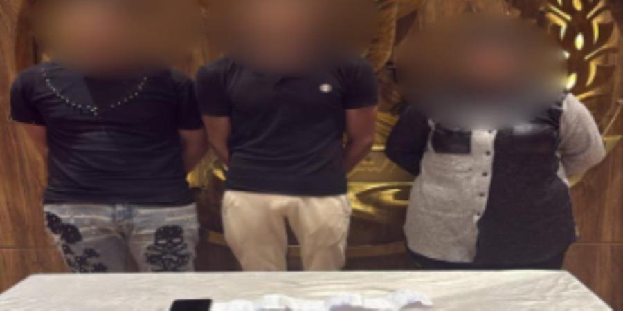ضبط 3 تعدوا على سائق وأكرهوه على توقيع إيصالات أمانة وتحويل مبالغ مالية - عرب فايف