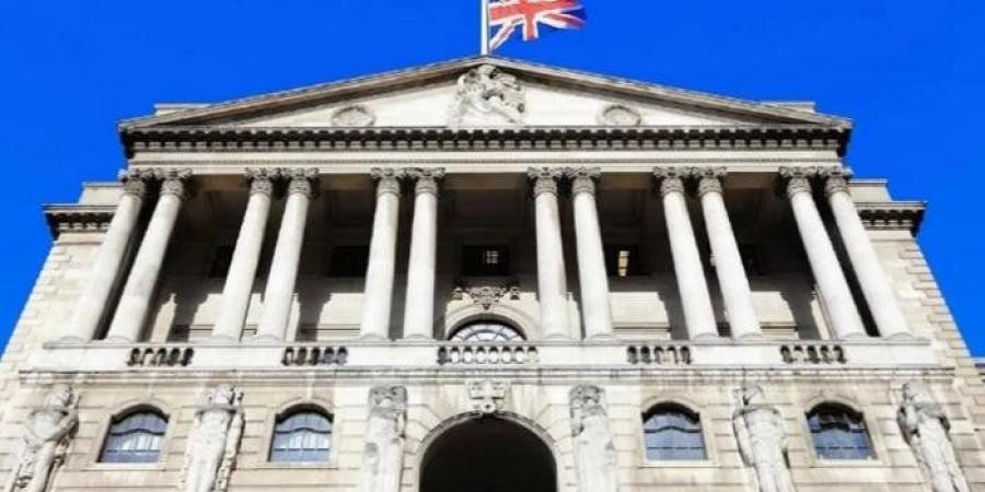 بنك إنجلترا يخفض أسعار الفائدة بمقدار 25 نقطة أساس إلى 4.25% - عرب فايف