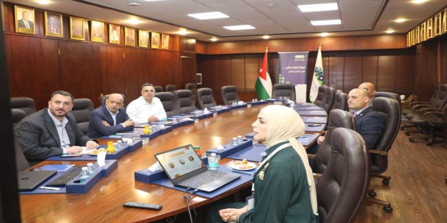 "تجارة عمان" تؤكد أهمية دور رواد الأعمال والعمل التطوعي في تمكين الشباب - عرب فايف