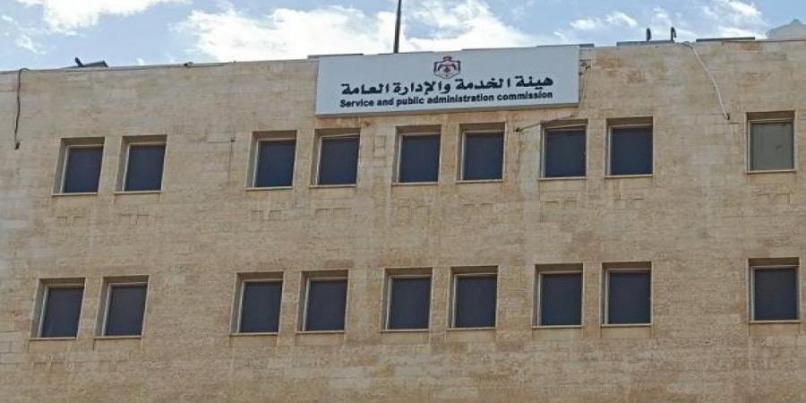 رئيس "هيئة الخدمة": رصد ملاحظات على التوظيف والخدمات في دوائر حكومية - عرب فايف