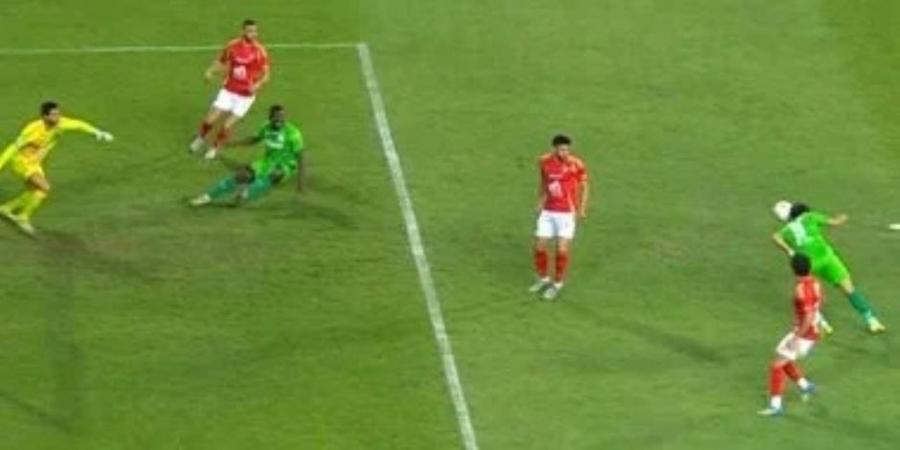 في الشوط الأول .. الأهلي يعدل نتيجته ويتغلب علي المصري 2 - 1 بأقدام عاشور وطاهر - عرب فايف
