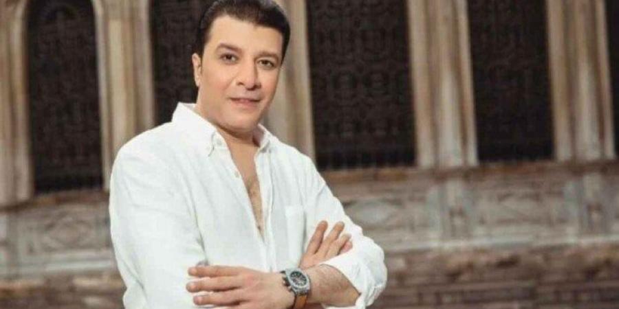 «قولولي مبروك».. مصطفى كامل يكشف عن بوسترات ألبومه الغنائي الجديد - عرب فايف