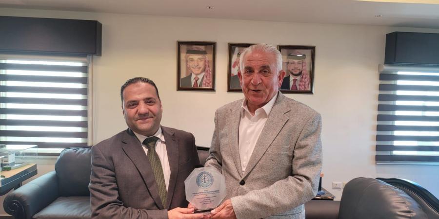مدير عام "جوبترول"" يستقبل الأمين العام للمنظمة العالمية للتحكيم الدولي والرقمي - عرب فايف